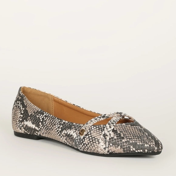 Snake Print Flat - Picture 3 of 4